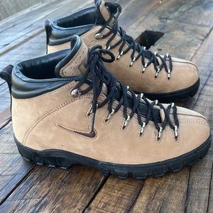 Nike ACG Trail Compound Boots
